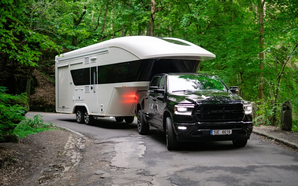 Oryx fifth wheeler — pohled 4